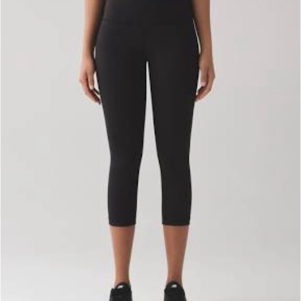Lululemon Wunder Under Crop Leggings in Black